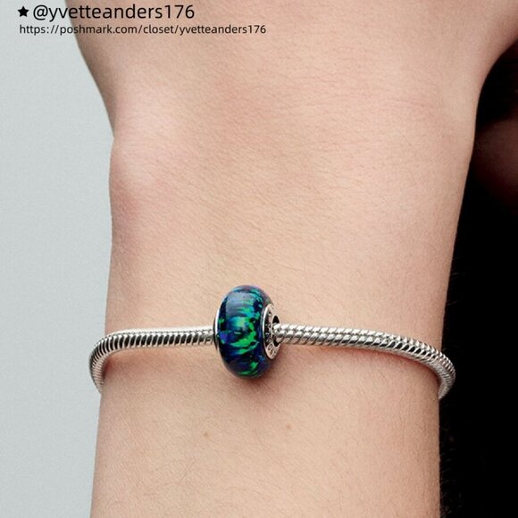 Pandora Opalescent Green Charm - Picture 5 of 5